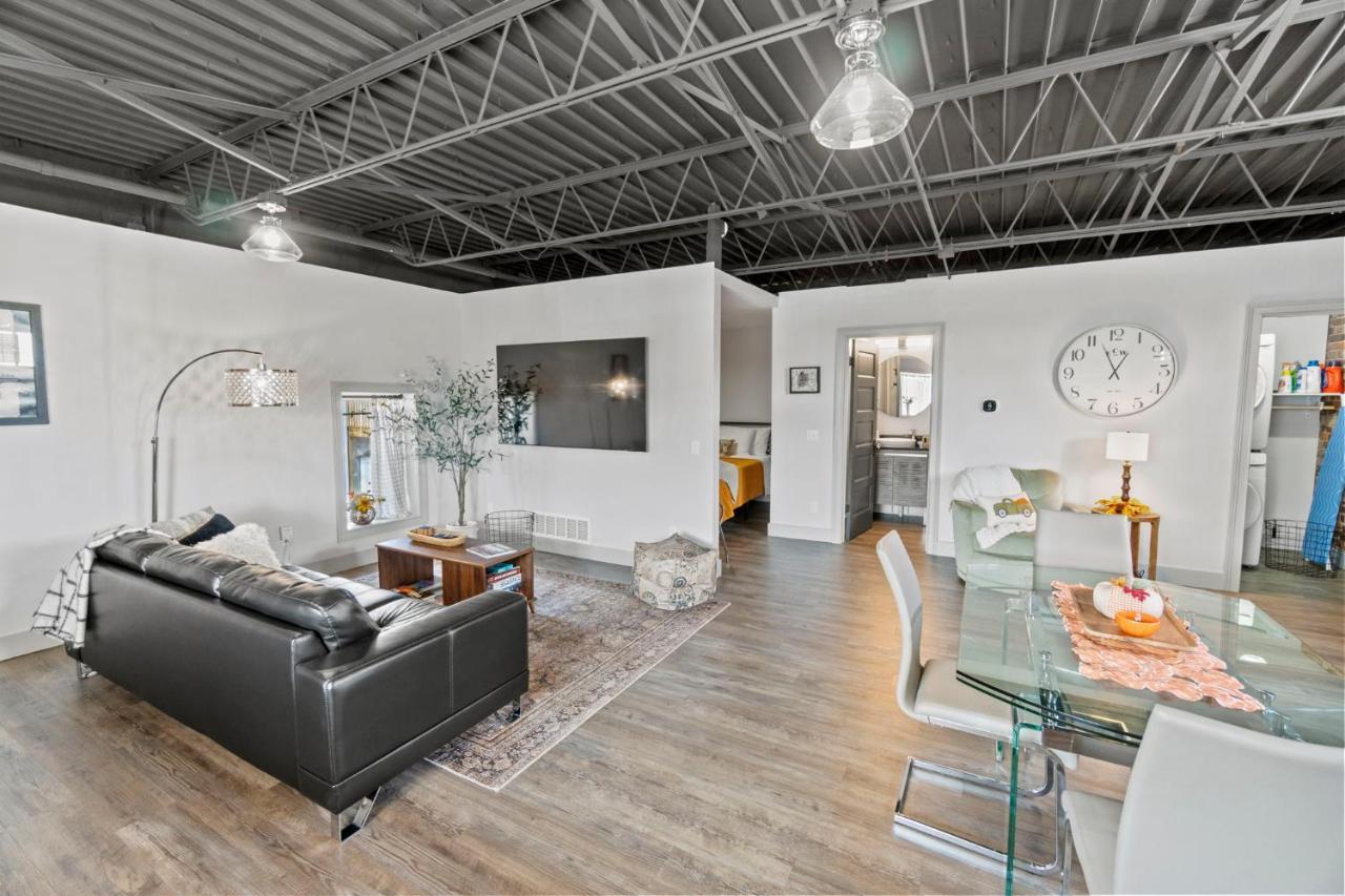 The 418. An 1866 Build With Modern Comforts Fort Wayne Exterior photo