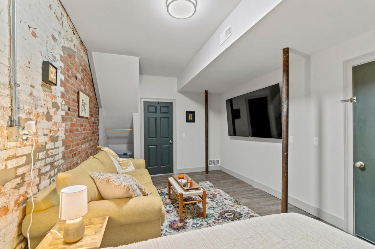 The 418. An 1866 Build With Modern Comforts Fort Wayne Exterior photo